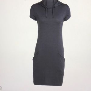 Icebreaker Yanni hooded merino dress